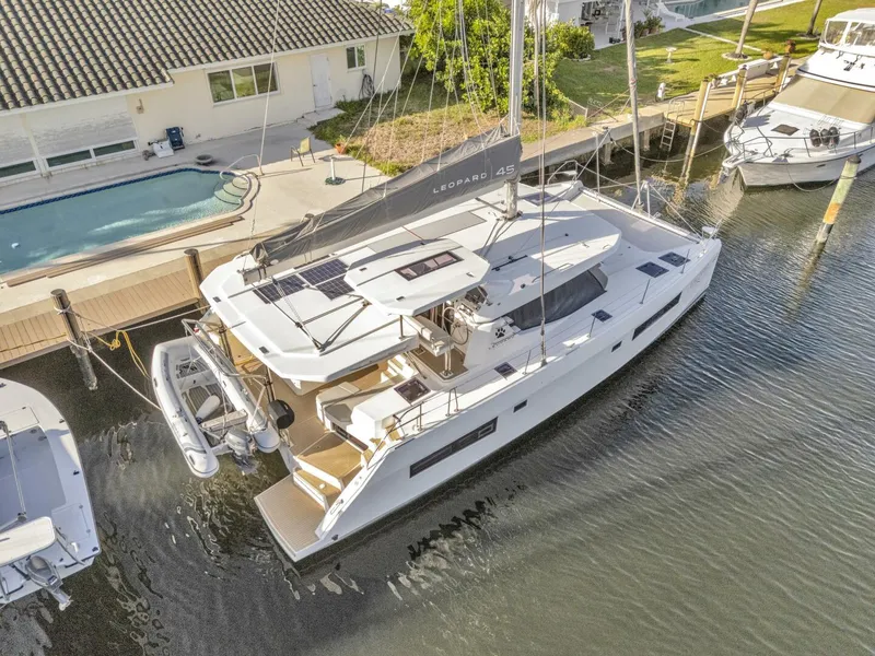 Slide: The Image of Leopard 45 Owners Version 2020 - 5511989