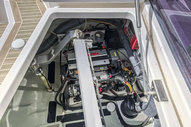 Slide: The Image of Leopard 45 Owners Version 2020 - 5511999