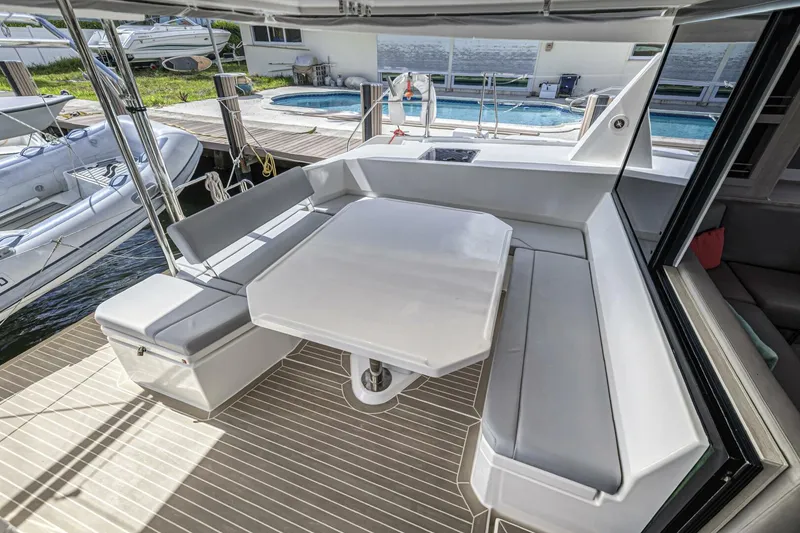 Slide: The Image of Leopard 45 Owners Version 2020 - 5512014