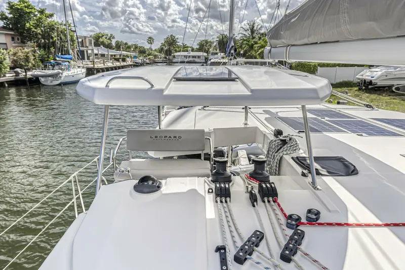 Slide: The Image of Leopard 45 Owners Version 2020 - 5512016