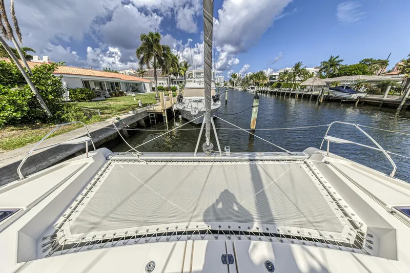 Slide: The Image of Leopard 45 Owners Version 2020 - 5512025