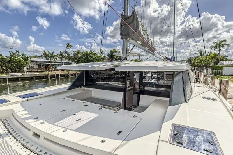 Slide: The Image of Leopard 45 Owners Version 2020 - 5512027