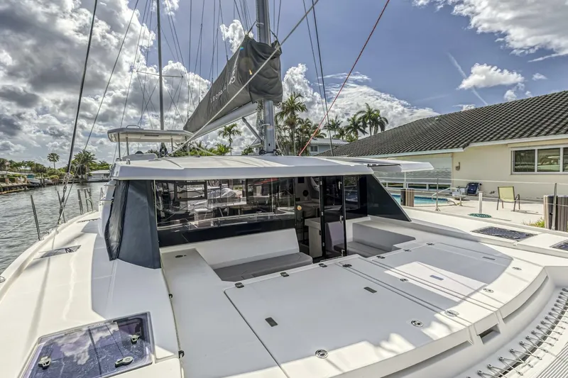 Slide: The Image of Leopard 45 Owners Version 2020 - 5512029