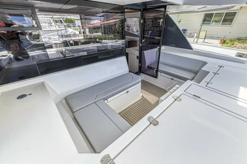 Slide: The Image of Leopard 45 Owners Version 2020 - 5512037