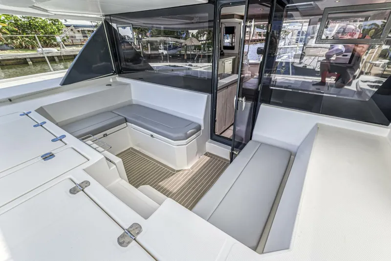 Slide: The Image of Leopard 45 Owners Version 2020 - 5512036