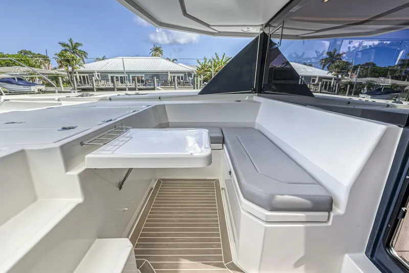 Slide: The Image of Leopard 45 Owners Version 2020 - 5512038