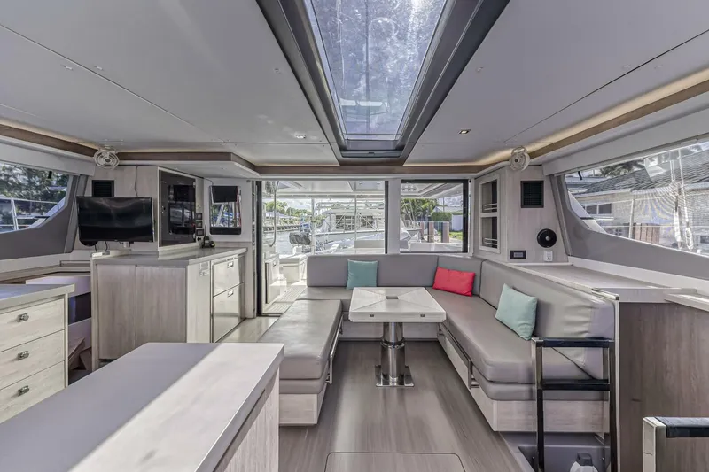 Slide: The Image of Leopard 45 Owners Version 2020 - 5512046