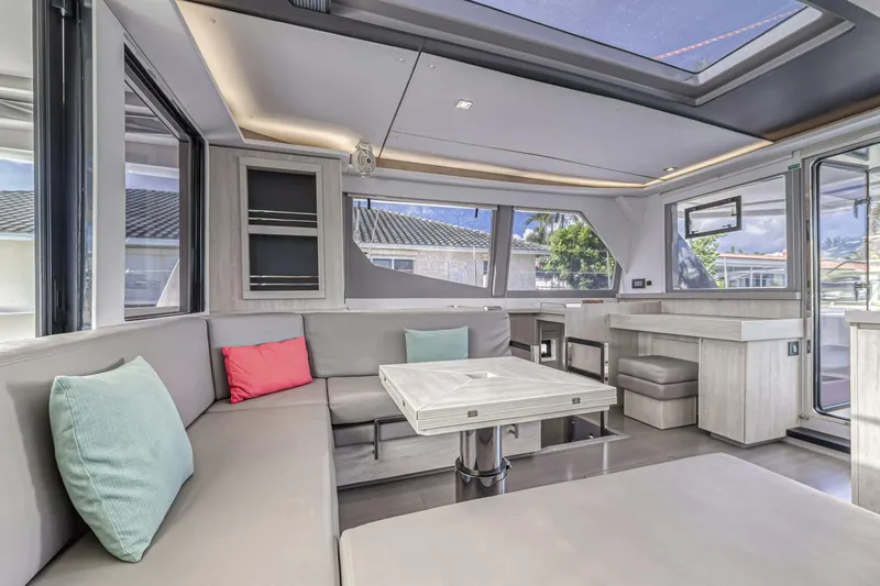 Slide: The Image of Leopard 45 Owners Version 2020 - 5512047