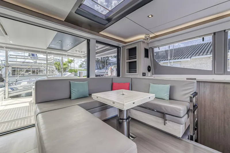 Slide: The Image of Leopard 45 Owners Version 2020 - 5512048