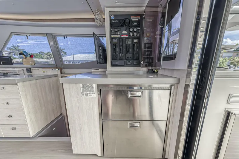 Slide: The Image of Leopard 45 Owners Version 2020 - 5512054