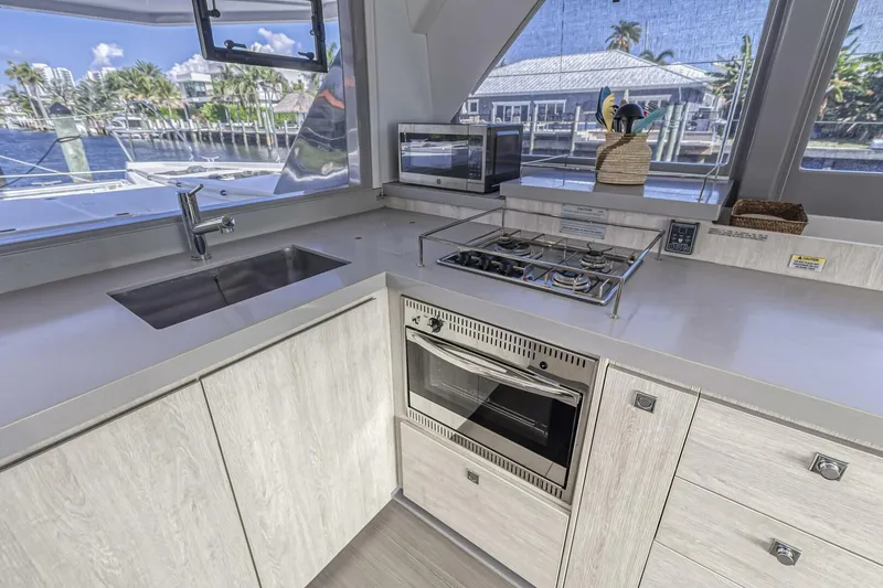 Slide: The Image of Leopard 45 Owners Version 2020 - 5512061