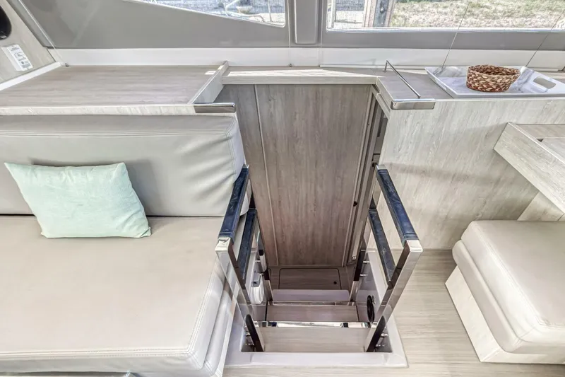 Slide: The Image of Leopard 45 Owners Version 2020 - 5512067