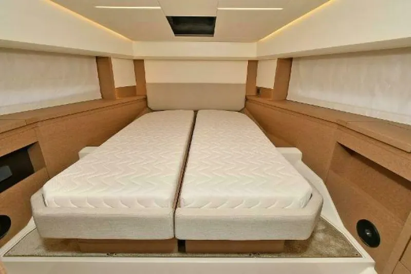 Slide: The Image of Prestige 460S 2019 - 5693959