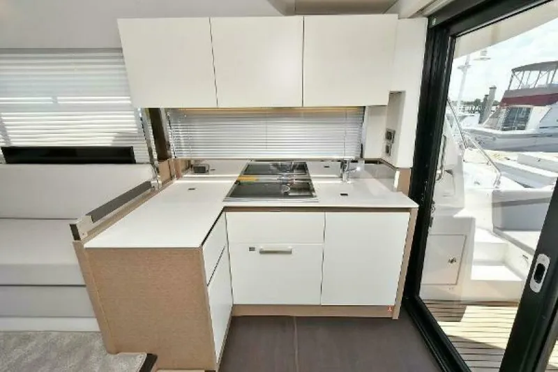 Slide: The Image of Prestige 460S 2019 - 5693939