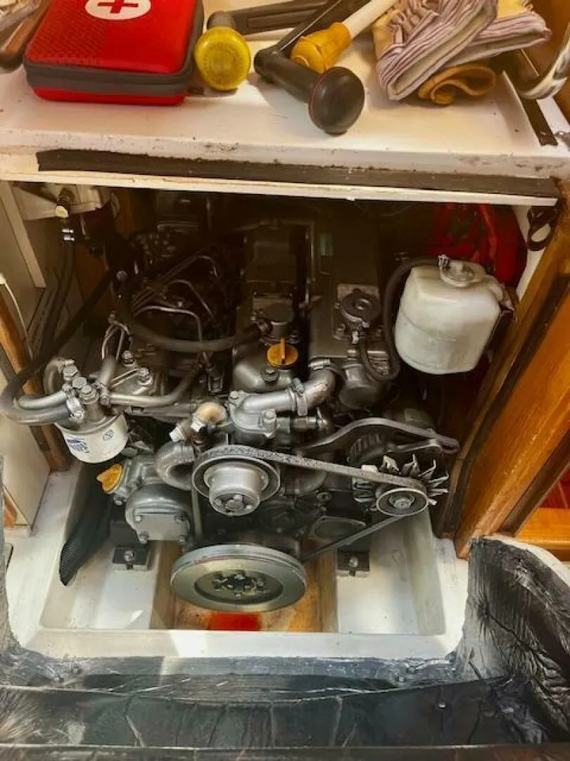 Slide: The Image of Yanmar engine - 5512918