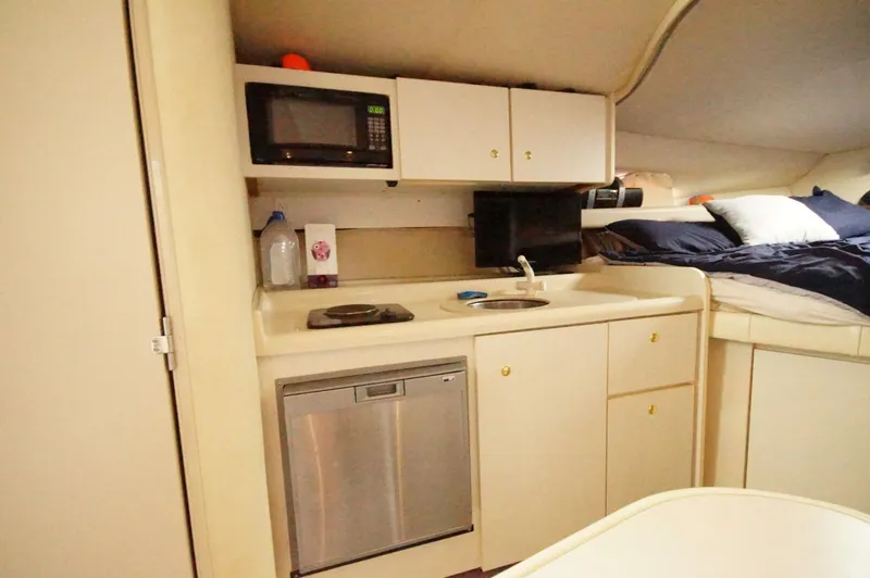 Slide: The Image of Cruisers Yachts 3075 1997 - 5513693