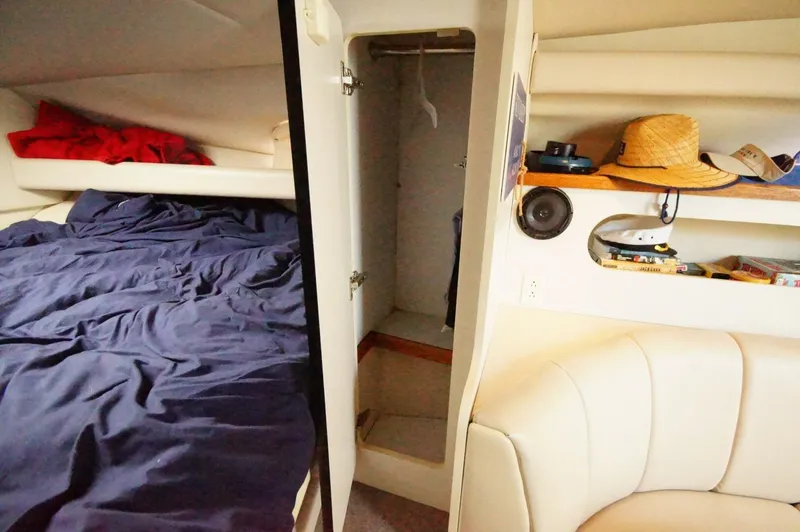 Slide: The Image of Cruisers Yachts 3075 1997 - 5513696