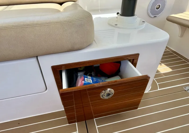 Slide: The Image of MJM 35z 2019 - 5514450