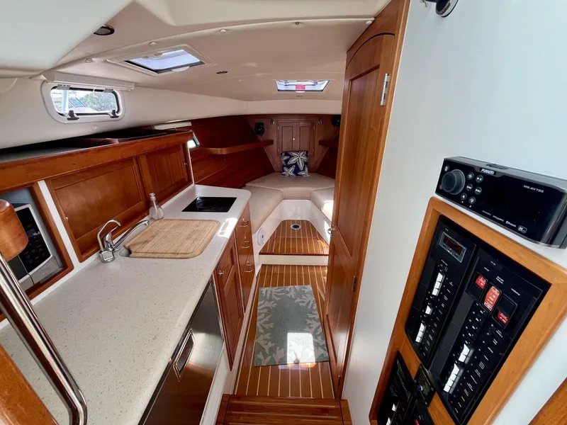 Slide: The Image of MJM 35z 2019 - 5514458