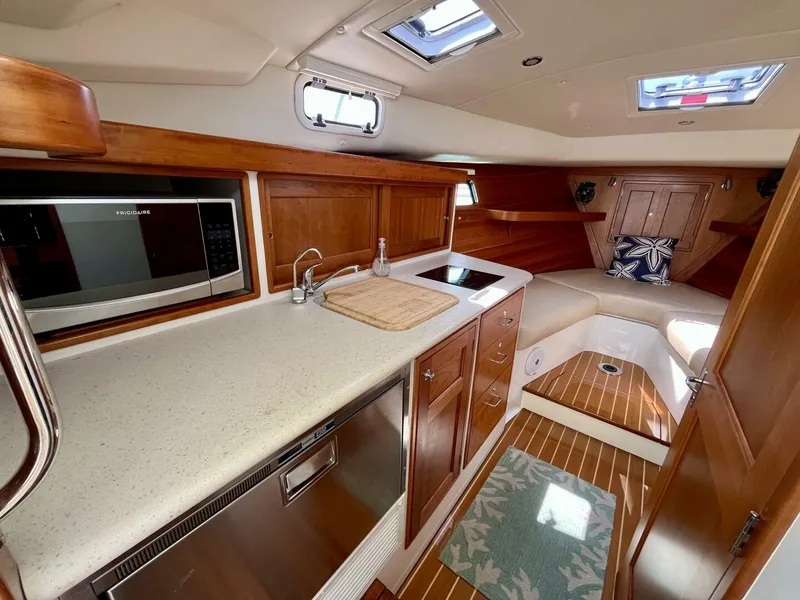 Slide: The Image of MJM 35z 2019 - 5514459