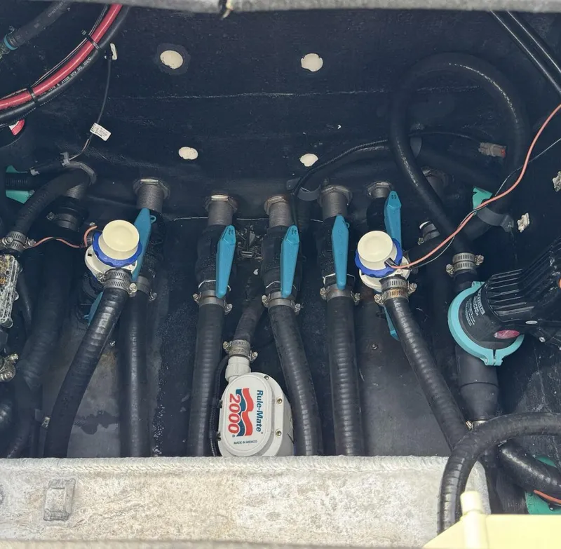 Slide: The Image of Yellowfin 26 Hybrid 2021 - 5514210