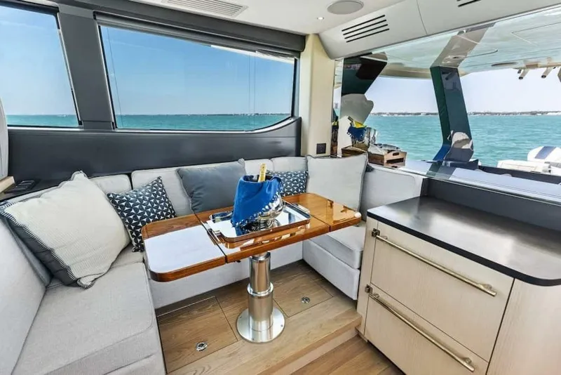 Slide: The Image of Scout 670 LXS 2026 - 5515238