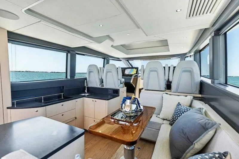 Slide: The Image of Scout 670 LXS 2026 - 5515246