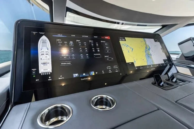 Slide: The Image of Scout 670 LXS 2026 - 5515200