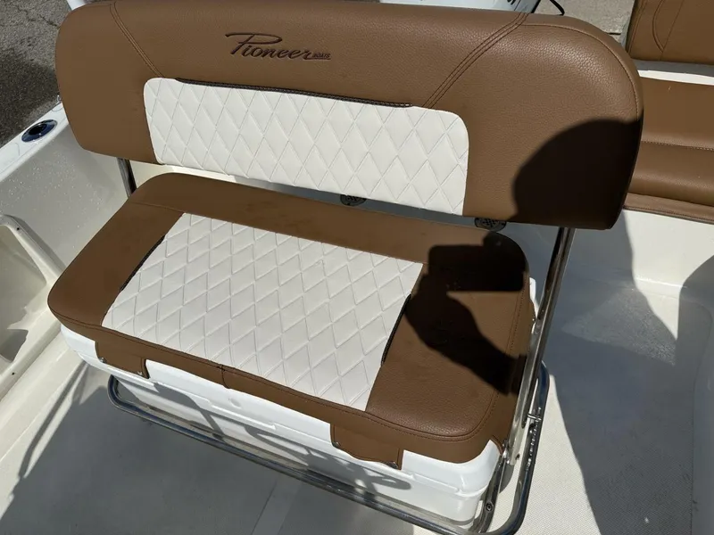 Slide: The Image of Pioneer 180 Islander 2023 - 5515392