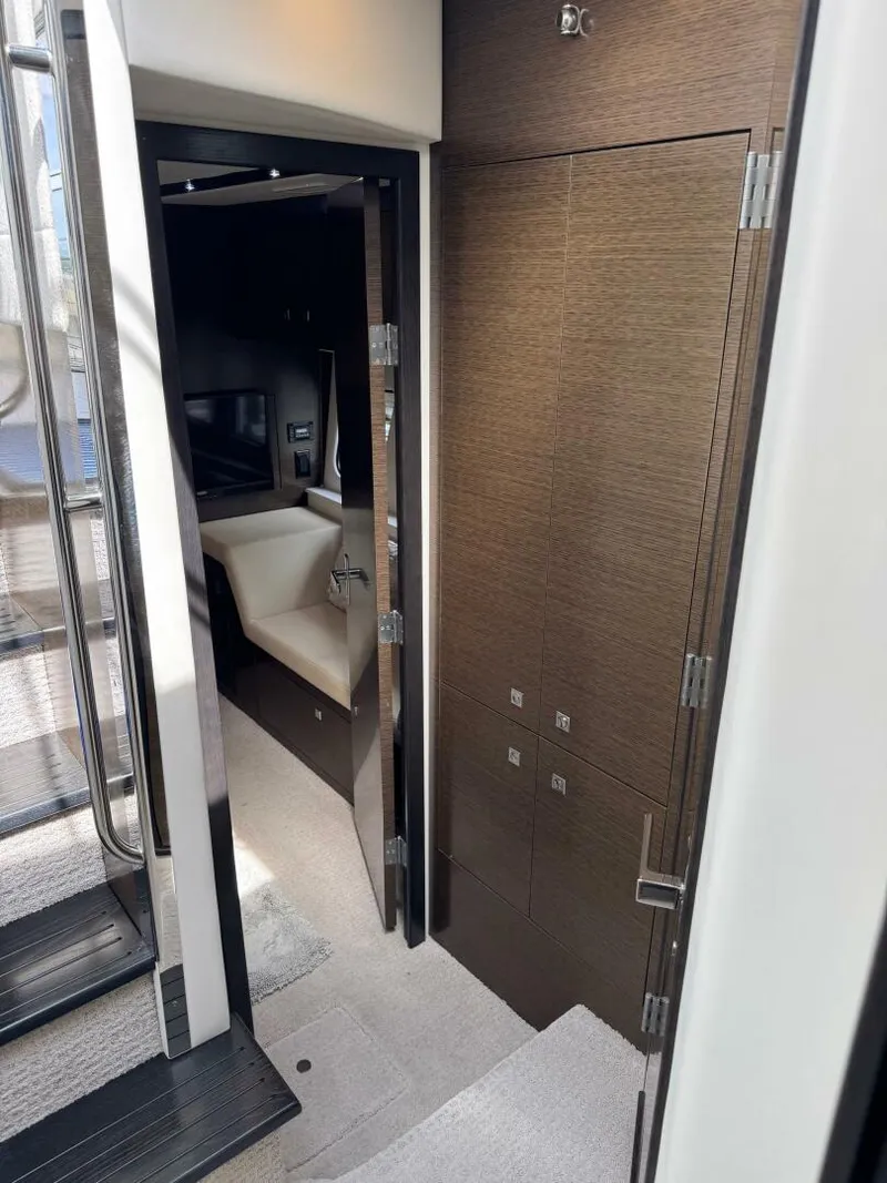 Slide: The Image of Cruisers Yachts 45 Cantius 2017 - 5666229