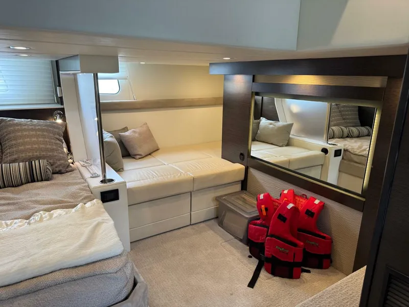 Slide: The Image of Cruisers Yachts 45 Cantius 2017 - 5666221