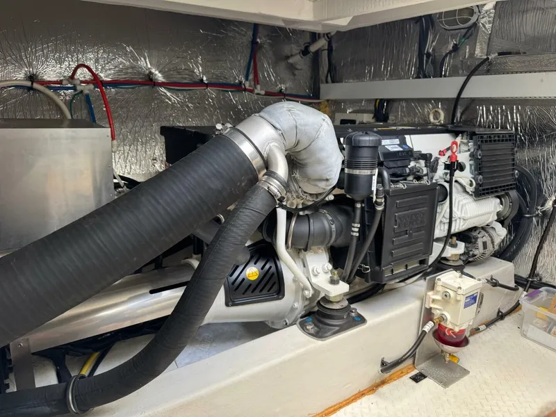 Slide: The Image of Cruisers Yachts 45 Cantius 2017 - 5515486