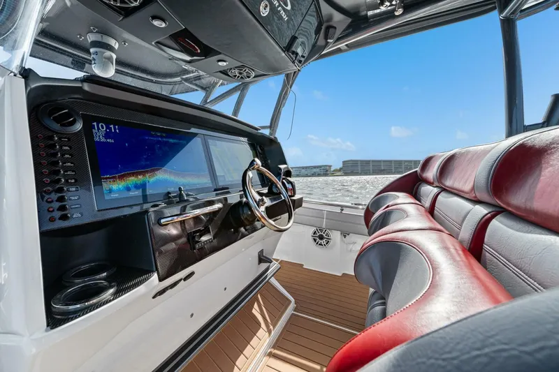 Slide: The Image of Nor-Tech 39' - Helm 2021 Nor-Tech 39' 392 Super Fish - 5515994