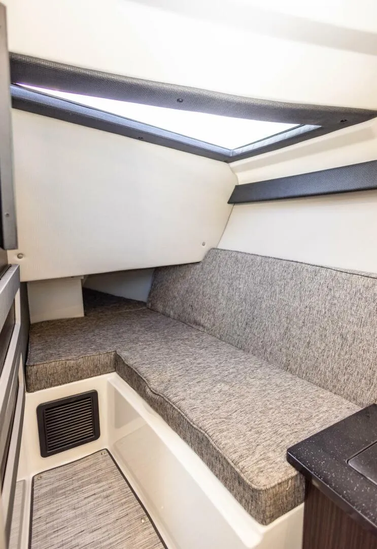 Slide: The Image of Cobalt R33 2023 - 5516342