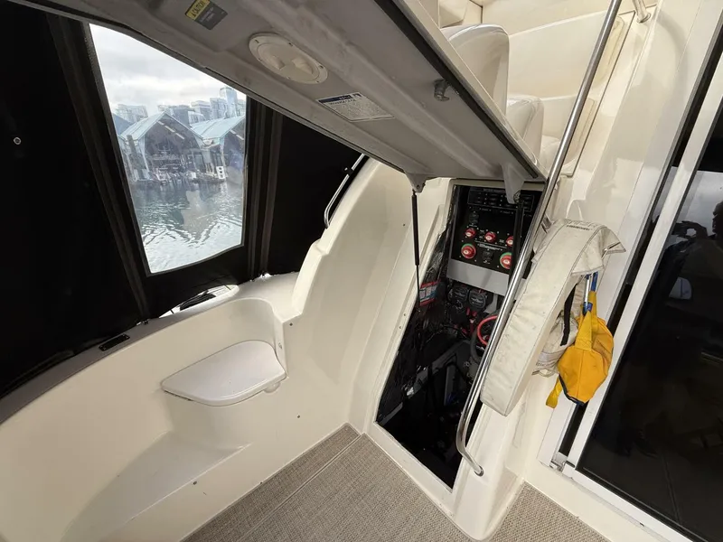 Slide: The Image of Meridian 411 Sedan Bridge 2006 - 5516608