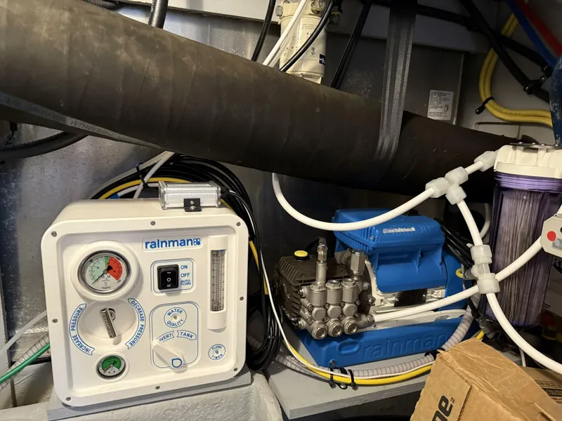 Slide: The Image of Meridian 411 Sedan Bridge 2006 - 5516613