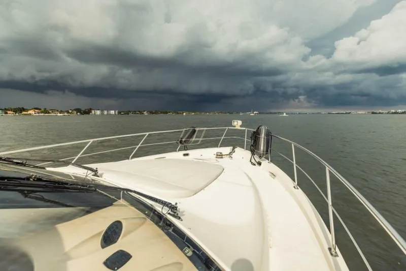 Slide: The Image of 2004 Carver 56 Voyager Sonshine - 5517928