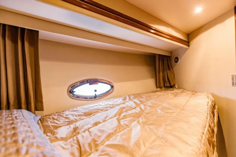 Slide: The Image of 2004 Carver 56 Voyager Sonshine - 5517871