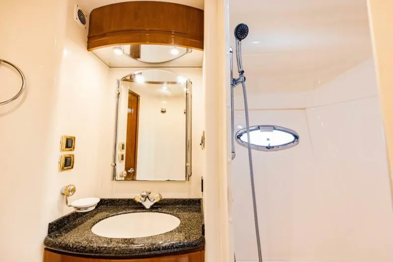 Slide: The Image of 2004 Carver 56 Voyager Sonshine - 5517872