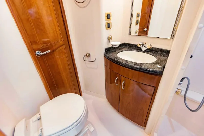 Slide: The Image of 2004 Carver 56 Voyager Sonshine - 5517874