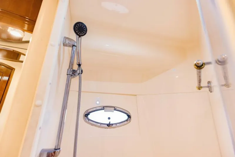 Slide: The Image of 2004 Carver 56 Voyager Sonshine - 5517880