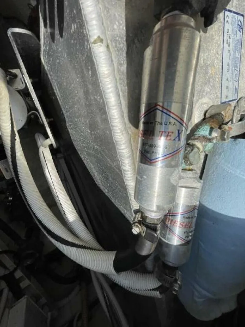 Slide: The Image of 2004 Carver 56 Voyager Sonshine - 5517913