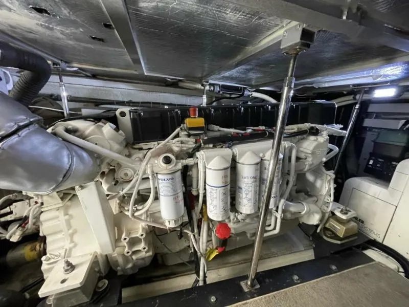 Slide: The Image of 2004 Carver 56 Voyager Sonshine - 5517923