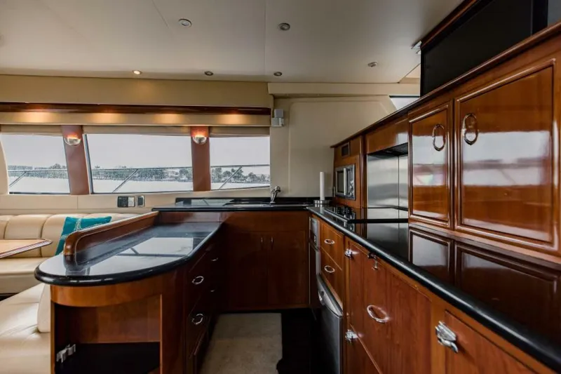 Slide: The Image of 2004 Carver 56 Voyager Sonshine - 5517807