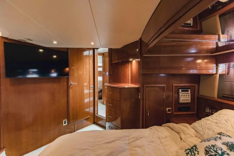 Slide: The Image of 2004 Carver 56 Voyager Sonshine - 5517839