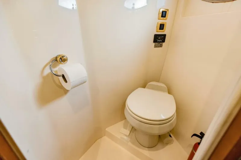 Slide: The Image of 2004 Carver 56 Voyager Sonshine - 5517843