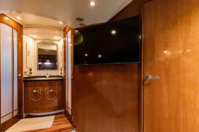 Slide: The Image of 2004 Carver 56 Voyager Sonshine - 5517860