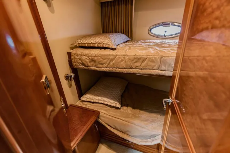 Slide: The Image of 2004 Carver 56 Voyager Sonshine - 5517866