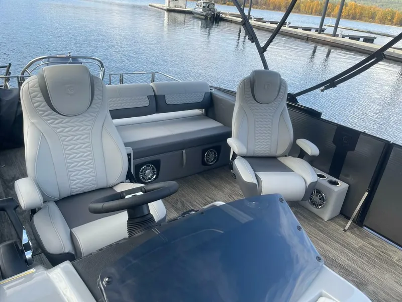 Slide: The Image of Godfrey MC255DFL 2024 - 5524325