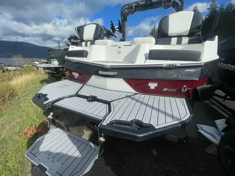 Slide: The Image of Mastercraft XT24 2024 - 5524373
